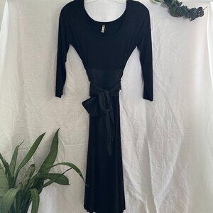 Three Dots Black 3/4 Long Sleeve Dress with Satin Bow Sash Medium VGUC